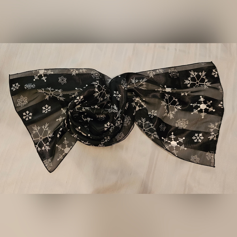 Scarf Belt - Snowflake Polyester Black White - 13x54"